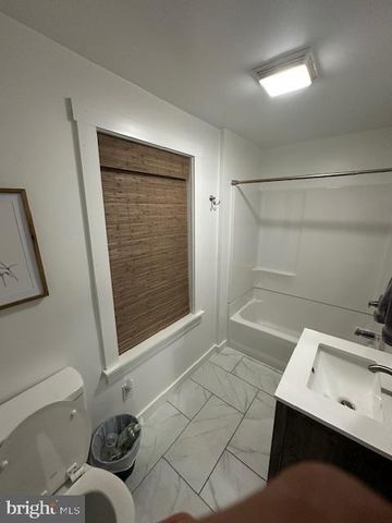 120 E STATE ST, Quarryville, PA 17566