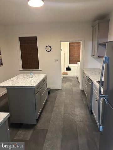 120 E STATE ST, Quarryville, PA 17566