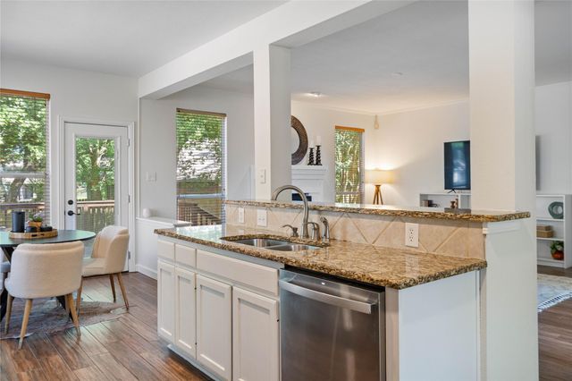 3121 Yandall DR, Austin, TX 78748