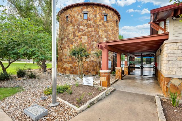 3121 Yandall DR, Austin, TX 78748
