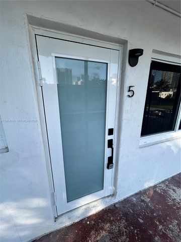 1150 NW 1st Pl 5, Miami, FL 33136