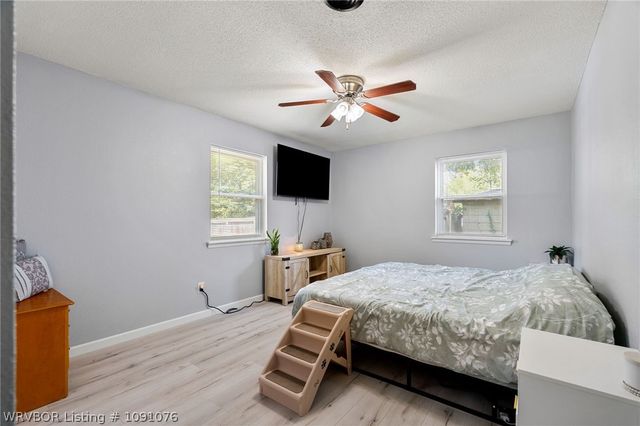 1075 S Baldwin Avenue, Fayetteville, AR 72701