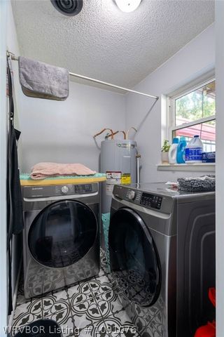 1075 S Baldwin Avenue, Fayetteville, AR 72701