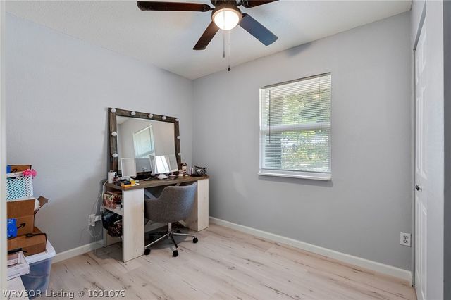 1075 S Baldwin Avenue, Fayetteville, AR 72701
