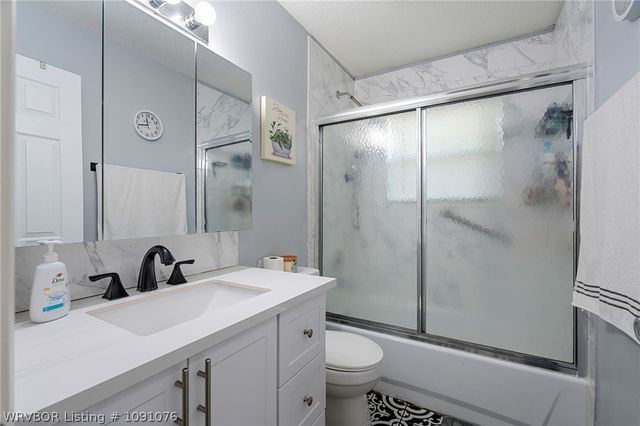 1075 S Baldwin Avenue, Fayetteville, AR 72701