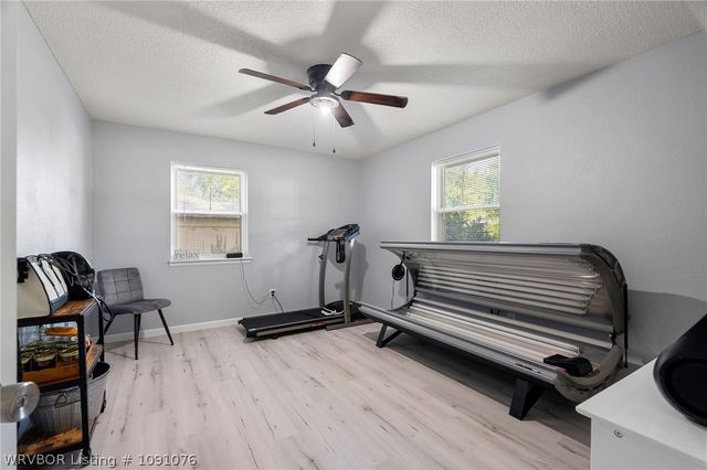1075 S Baldwin Avenue, Fayetteville, AR 72701