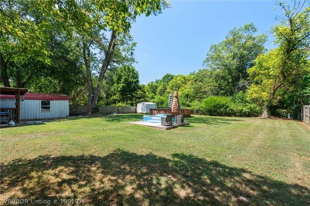 1075 S Baldwin Avenue, Fayetteville, AR 72701