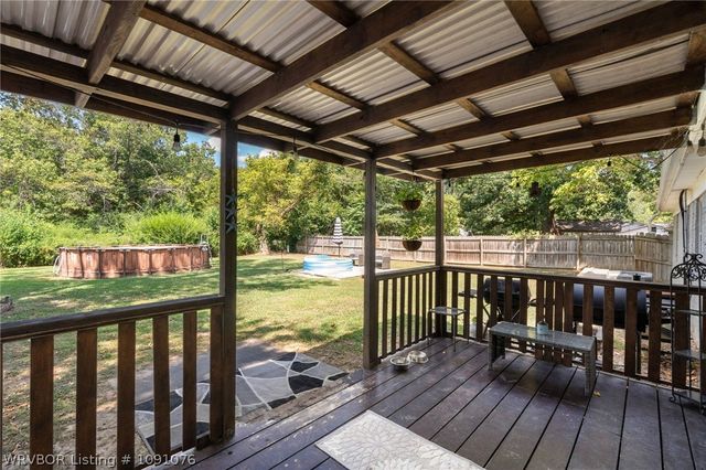 1075 S Baldwin Avenue, Fayetteville, AR 72701
