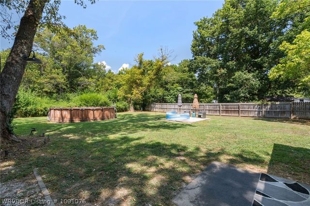 1075 S Baldwin Avenue, Fayetteville, AR 72701