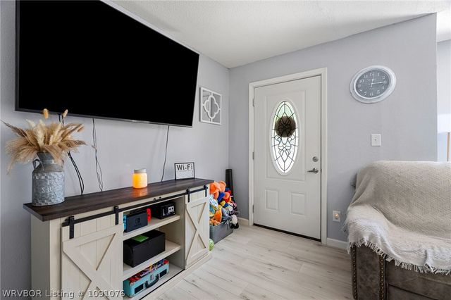 1075 S Baldwin Avenue, Fayetteville, AR 72701