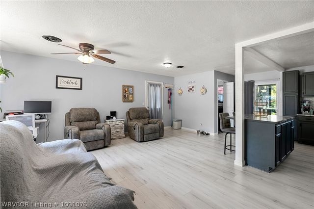 1075 S Baldwin Avenue, Fayetteville, AR 72701