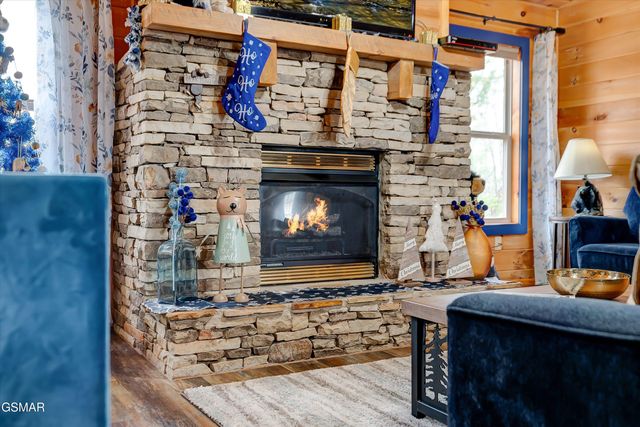 1001 Sunrise Blvd, Sevierville, TN 37862