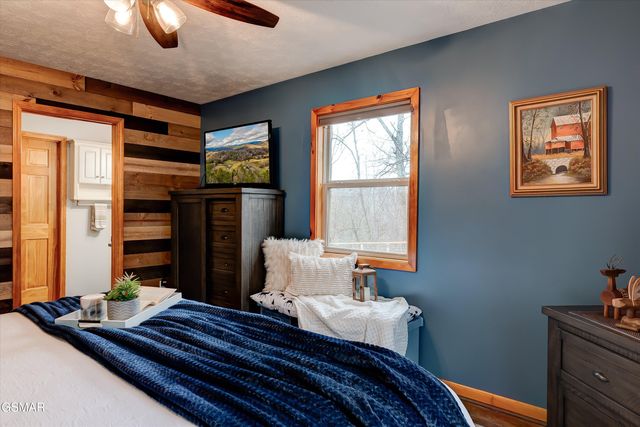 1001 Sunrise Blvd, Sevierville, TN 37862