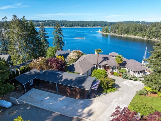 402 3rd Lane, Fox Island, WA 98333