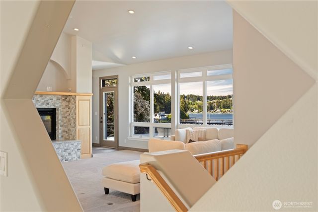 402 3rd Lane, Fox Island, WA 98333