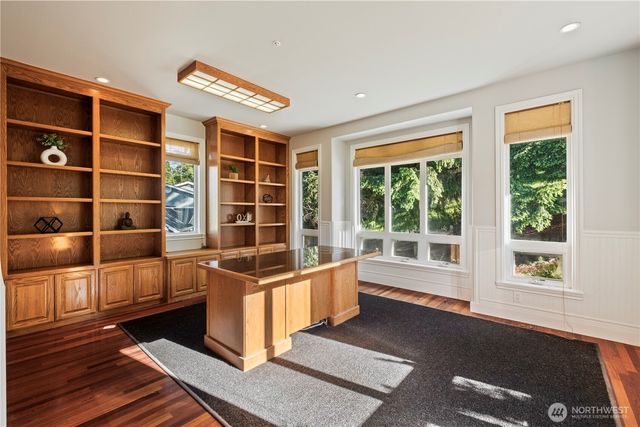 402 3rd Lane, Fox Island, WA 98333