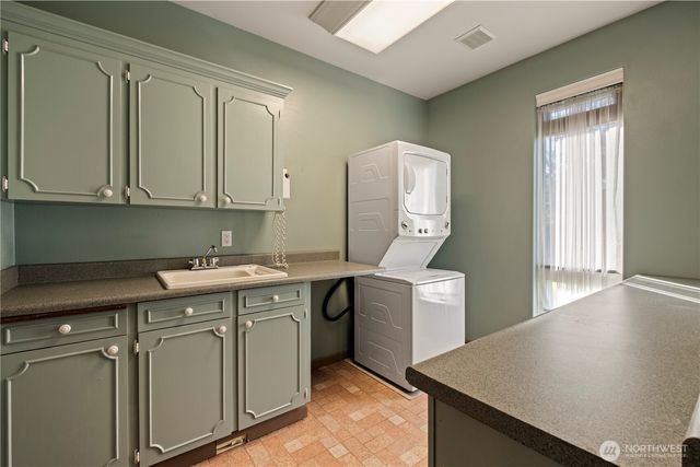 402 3rd Lane, Fox Island, WA 98333