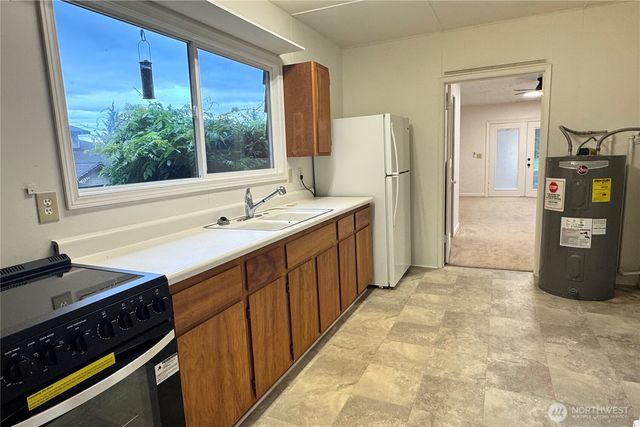 402 3rd Lane, Fox Island, WA 98333