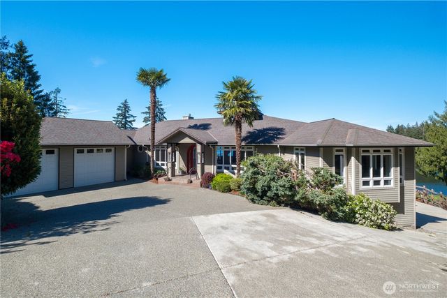 402 3rd Lane, Fox Island, WA 98333