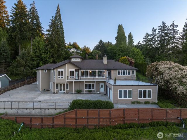 402 3rd Lane, Fox Island, WA 98333