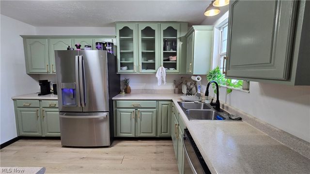 22 Mill Stream Road, Elizabeth, WV 26143