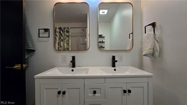 22 Mill Stream Road, Elizabeth, WV 26143