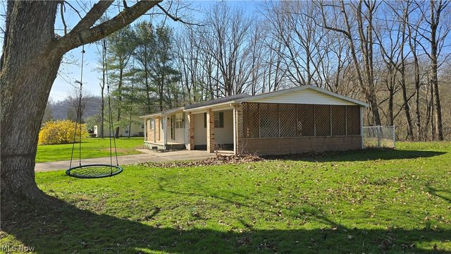 22 Mill Stream Road, Elizabeth, WV 26143