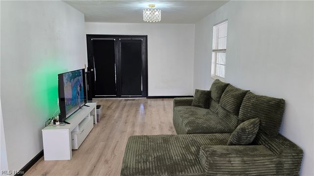 22 Mill Stream Road, Elizabeth, WV 26143