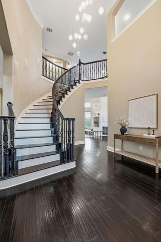 1917 Lakecliff Hills LN, Austin, TX 78732