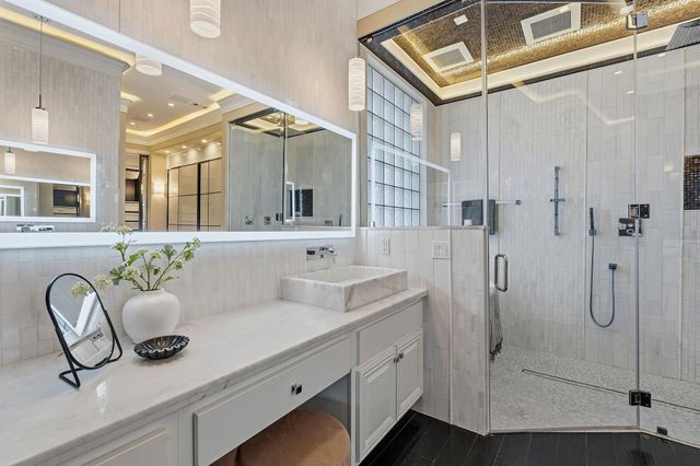 1917 Lakecliff Hills LN, Austin, TX 78732