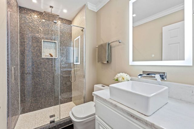 1917 Lakecliff Hills LN, Austin, TX 78732