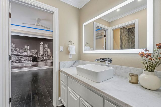 1917 Lakecliff Hills LN, Austin, TX 78732