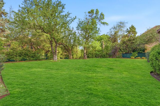 1917 Lakecliff Hills LN, Austin, TX 78732