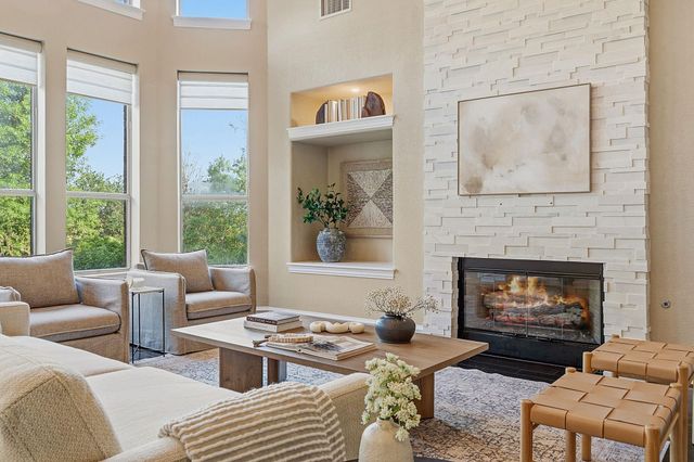 1917 Lakecliff Hills LN, Austin, TX 78732