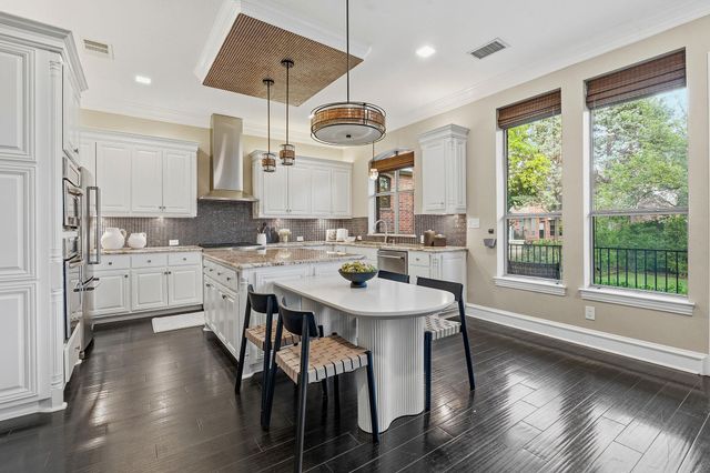 1917 Lakecliff Hills LN, Austin, TX 78732