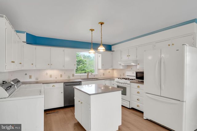 844 OPOSSUM LAKE RD, Carlisle, PA 17015