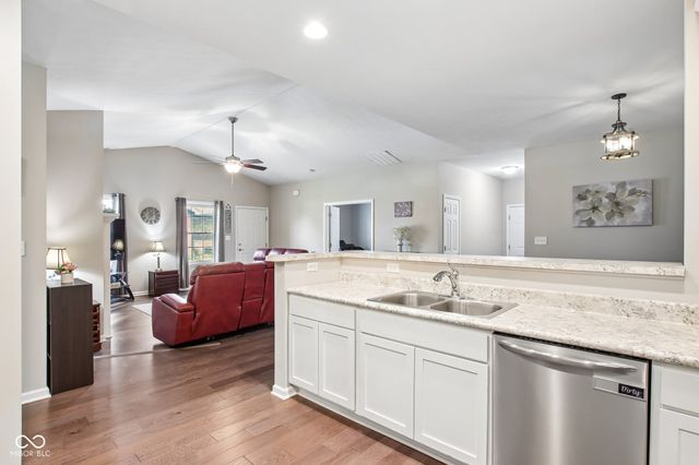 4328 Washington Boulevard 17, Plainfield, IN 46168