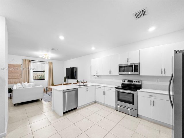 13402 SW 286th St 13402, Homestead, FL 33033