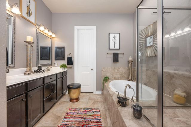 335 Lombardia DR 19E, Austin, TX 78734