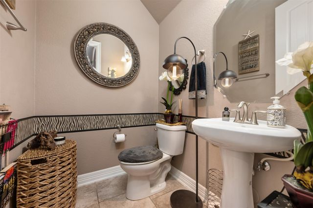 335 Lombardia DR 19E, Austin, TX 78734