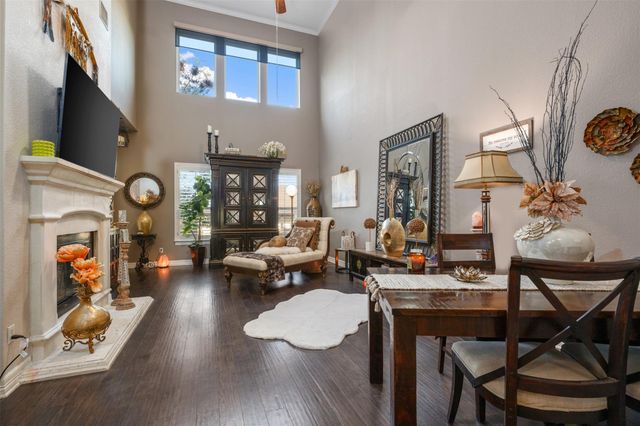 335 Lombardia DR 19E, Austin, TX 78734