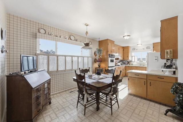 217 Bay View Drive, San Carlos, CA 94070