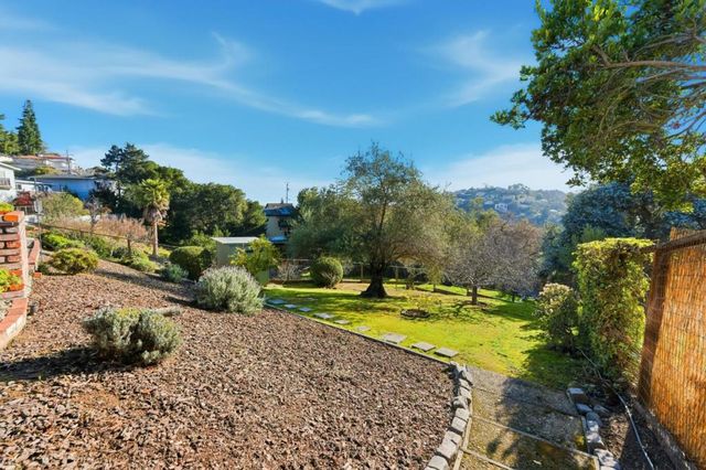 217 Bay View Drive, San Carlos, CA 94070