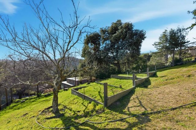 217 Bay View Drive, San Carlos, CA 94070