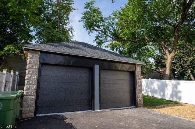 415 E 4Th Ave, Roselle Boro, NJ 07203