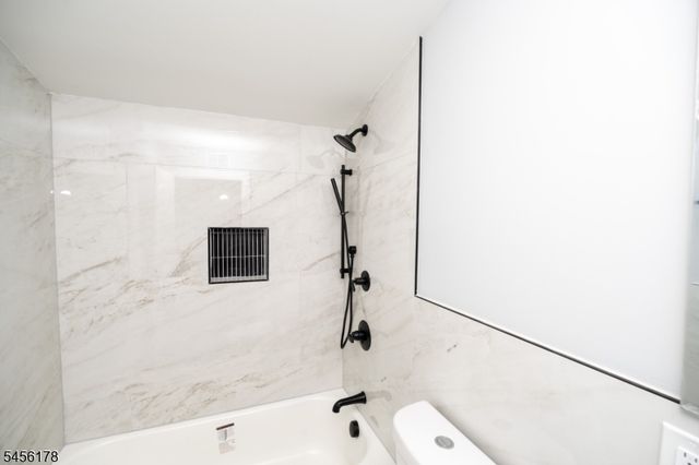 415 E 4Th Ave, Roselle Boro, NJ 07203