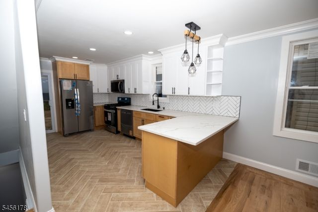 415 E 4Th Ave, Roselle Boro, NJ 07203