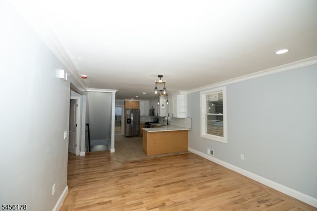 415 E 4Th Ave, Roselle Boro, NJ 07203