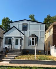 415 E 4Th Ave, Roselle Boro, NJ 07203