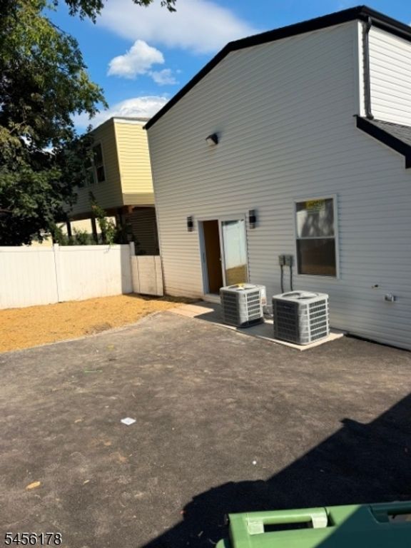 415 E 4Th Ave, Roselle Boro, NJ 07203 — photo 2